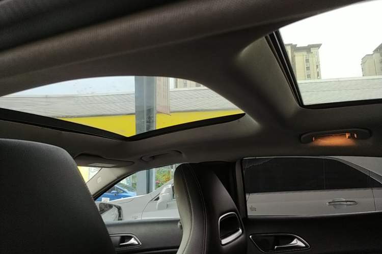 Used Mercedes-Benz GLA 2016 GLA 200 Fashion Model Headliner