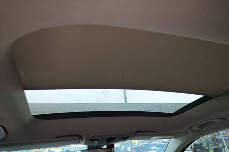 Used Mercedes-Benz GLA 2016 GLA 220 4MATIC Fashion Edition Headliner