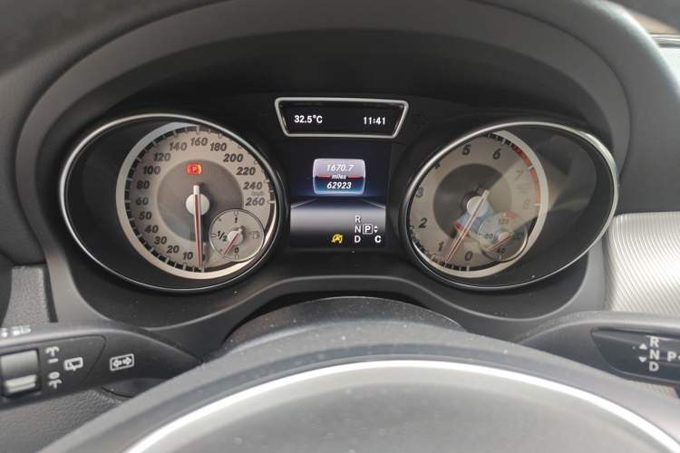 Used Mercedes-Benz GLA 2016 GLA 220 4MATIC Fashion Edition Instrument Cluster