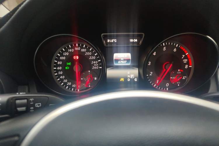 Used Mercedes-Benz GLA 2016 GLA 220 4MATIC Luxury Model Instrument Cluster