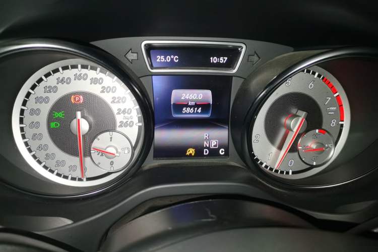 Used Mercedes-Benz GLA 2016 GLA 200 Sport Edition Instrument Cluster