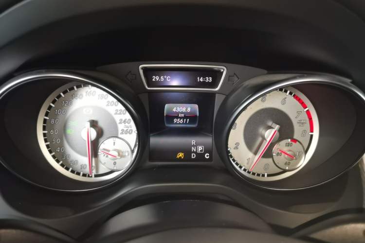 Used Mercedes-Benz GLA 2016 GLA 200 Sport Edition Instrument Cluster
