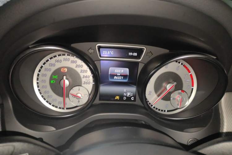 Used Mercedes-Benz GLA 2016 GLA 200 Fashion Model Instrument Cluster
