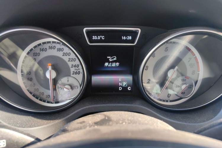 Used Mercedes-Benz GLA 2016 GLA 220 4MATIC Luxury Model Instrument Cluster