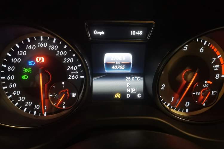 Used Mercedes-Benz GLA 2016 GLA 220 4MATIC Luxury Model Instrument Cluster