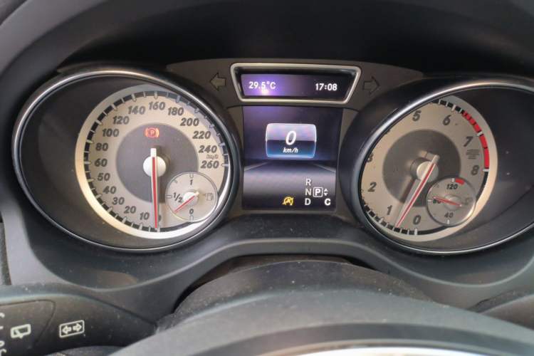 Used Mercedes-Benz GLA 2016 GLA 200 Fashion Model Instrument Cluster