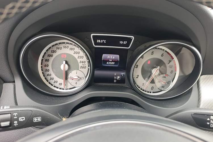 Used Mercedes-Benz GLA 2016 GLA 220 4MATIC Fashion Edition Instrument Cluster
