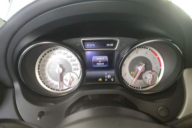 Used Mercedes-Benz GLA 2016 GLA 200 Fashion Model Instrument Cluster