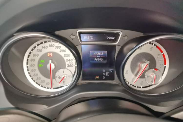 Used Mercedes-Benz GLA 2016 GLA 220 4MATIC Fashion Edition Instrument Cluster