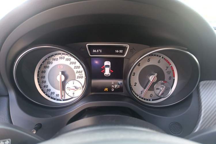 Used Mercedes-Benz GLA 2016 GLA 200 Fashion Model Instrument Cluster