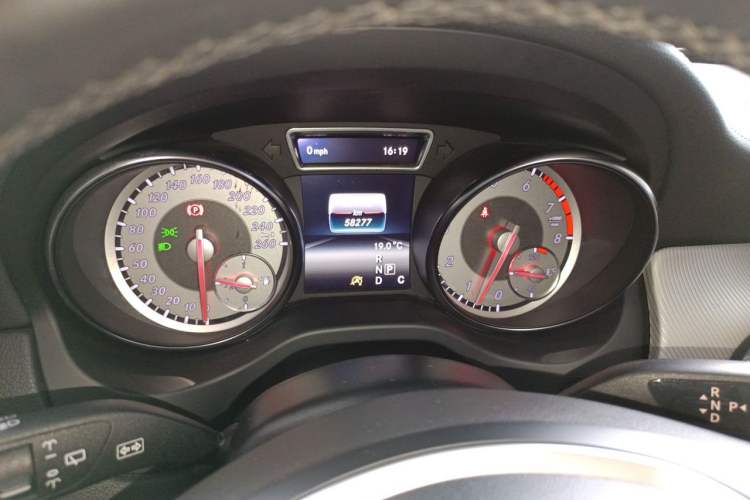 Used Mercedes-Benz GLA 2016 GLA 200 Fashion Model Instrument Cluster