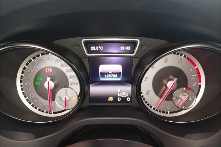 Used Mercedes-Benz GLA 2016 GLA 220 4MATIC Fashion Edition Instrument Cluster