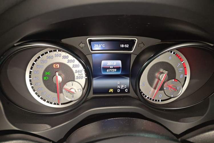 Used Mercedes-Benz GLA 2016 GLA 200 Fashion Model Instrument Cluster