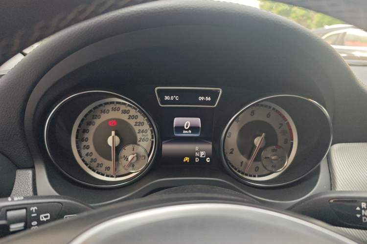 Used Mercedes-Benz GLA 2016 GLA 220 4MATIC Luxury Model Instrument Cluster