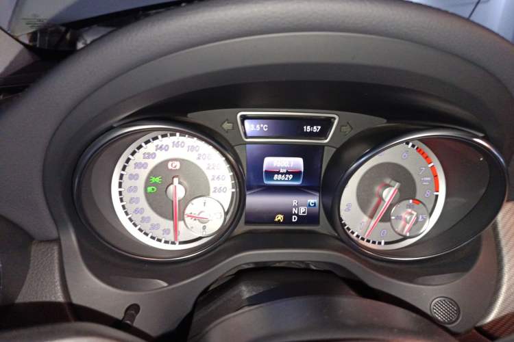 Used Mercedes-Benz GLA 2016 GLA 220 4MATIC Luxury Model Instrument Cluster