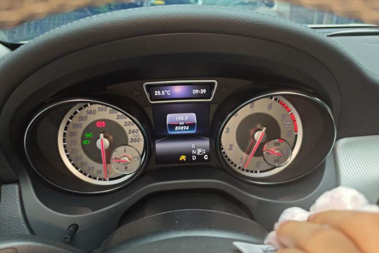Used Mercedes-Benz GLA 2016 GLA 220 4MATIC Luxury Model Instrument Cluster