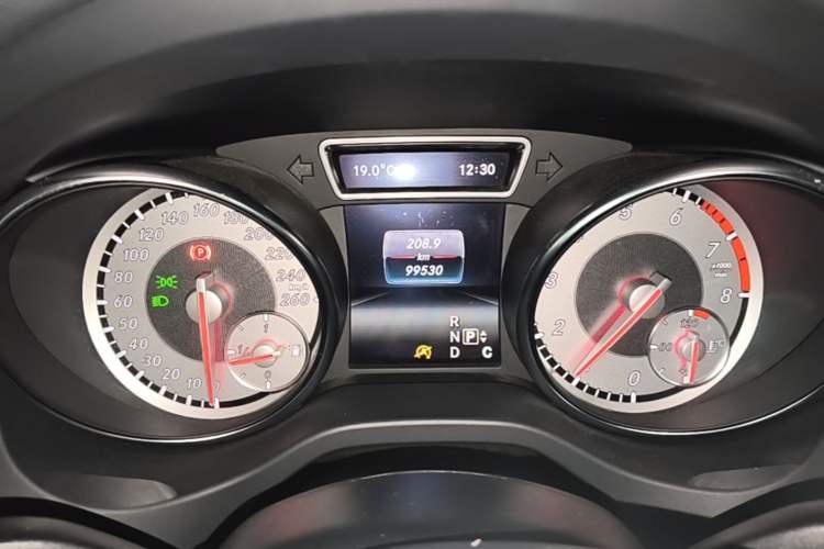 Used Mercedes-Benz GLA 2016 GLA 200 Fashion Model Instrument Cluster