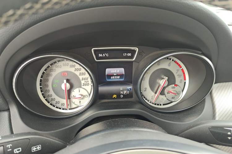Used Mercedes-Benz GLA 2016 GLA 200 Fashion Model Instrument Cluster