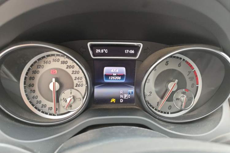 Used Mercedes-Benz GLA 2016 GLA 200 Fashion Model Instrument Cluster