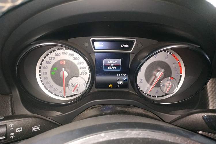 Used Mercedes-Benz GLA 2016 GLA 200 Fashion Model Instrument Cluster