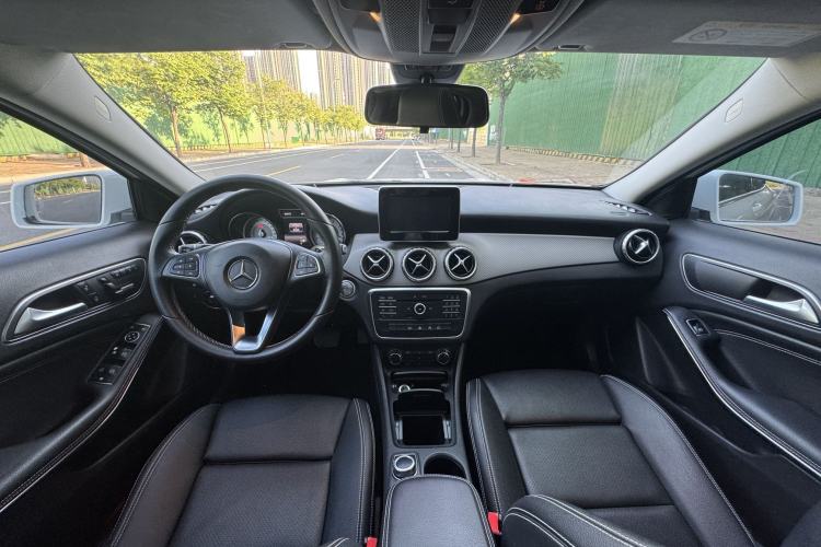 Used Mercedes-Benz GLA 2016 GLA 200 Sport Edition Interior 1