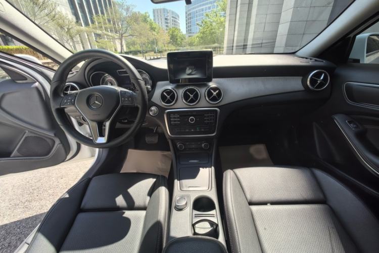 Used Mercedes-Benz GLA 2016 GLA 200 Sport Edition Interior 1