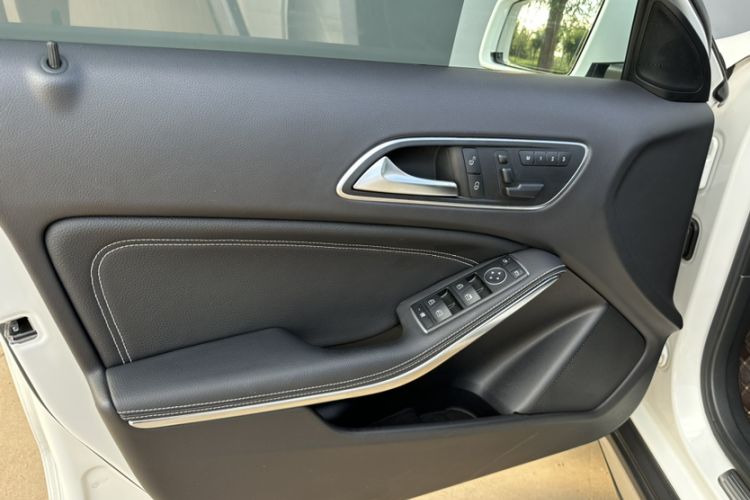 Used Mercedes-Benz GLA 2016 GLA 200 Fashion Model Interior 1