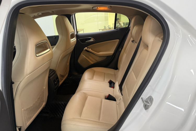 Used Mercedes-Benz GLA 2016 GLA 200 Fashion Model Interior 1