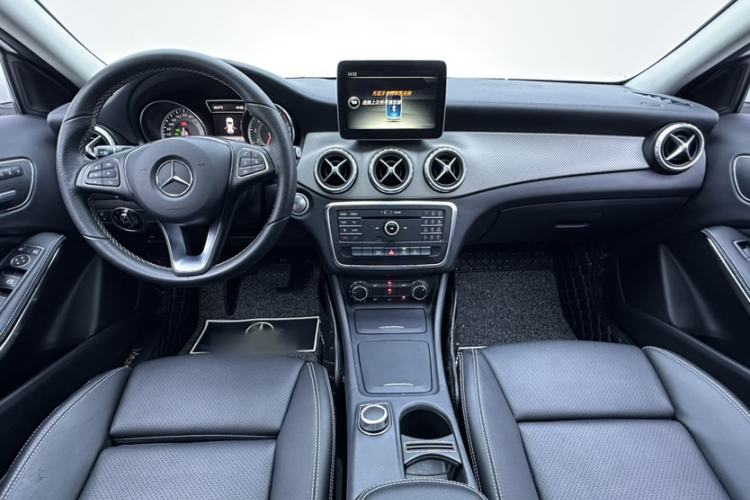 Used Mercedes-Benz GLA 2016 GLA 200 Fashion Model Interior 1