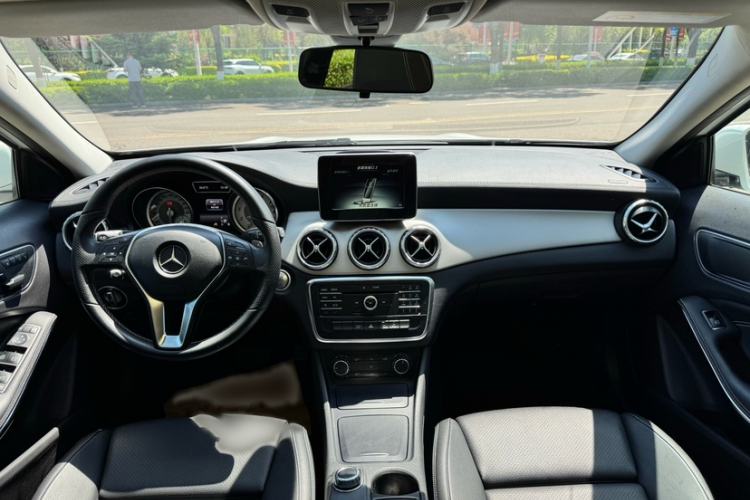 Used Mercedes-Benz GLA 2016 GLA 200 Fashion Model Interior 1