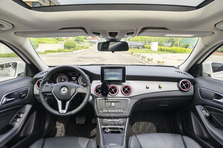 Used Mercedes-Benz GLA 2016 GLA 200 Fashion Model Interior 1