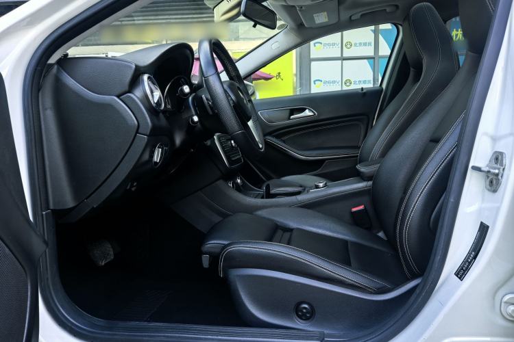 Used Mercedes-Benz GLA 2016 GLA 200 Sport Edition Interior 1
