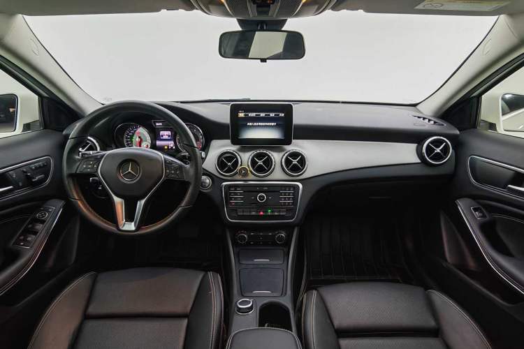 Used Mercedes-Benz GLA 2016 GLA 200 Sport Edition Interior 1