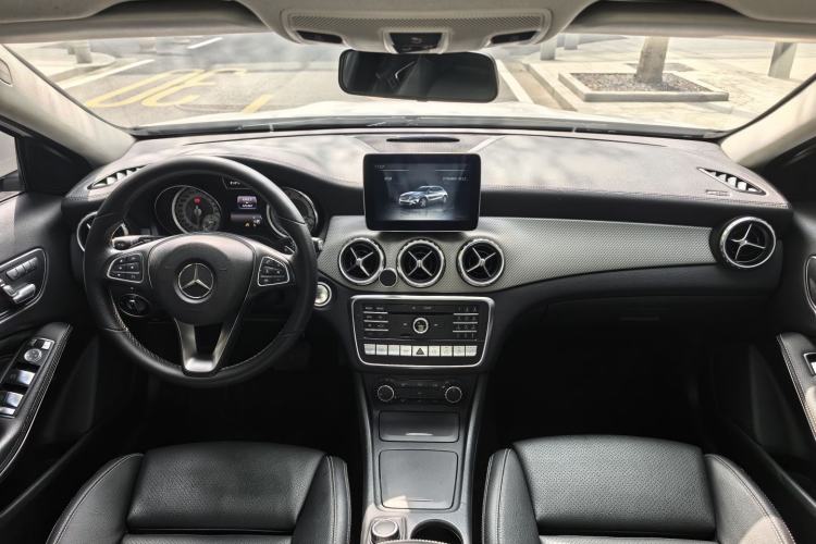 Used Mercedes-Benz GLA 2016 GLA 220 4MATIC Fashion Edition Interior 1
