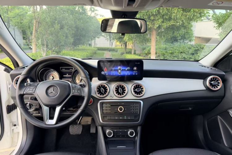 Used Mercedes-Benz GLA 2016 GLA 200 Sport Edition Interior 1