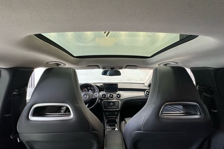 Used Mercedes-Benz GLA 2016 GLA 200 Sport Edition Interior 10