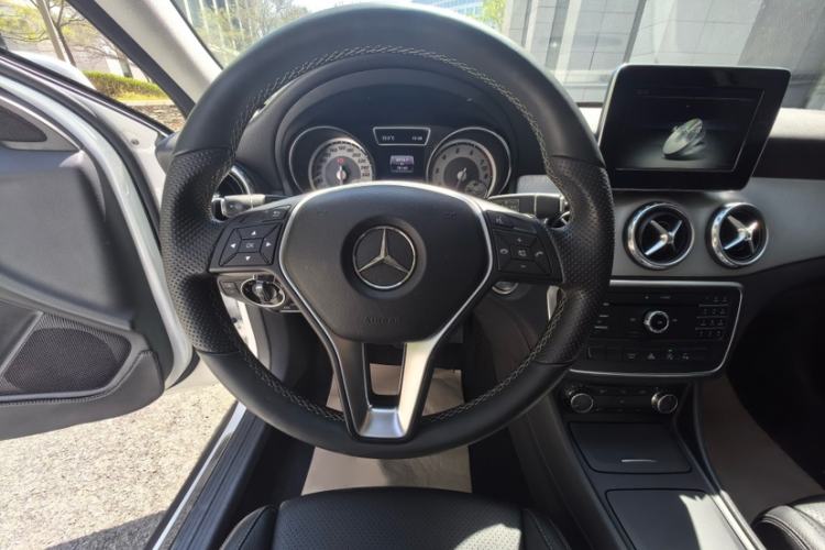 Used Mercedes-Benz GLA 2016 GLA 200 Sport Edition Interior 2