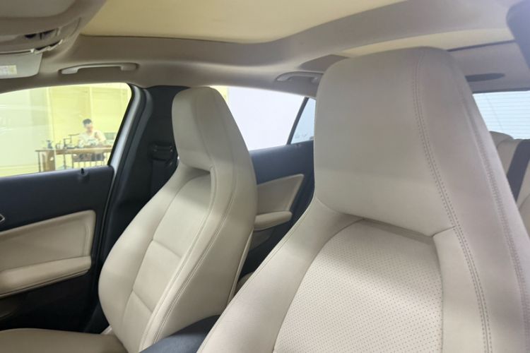 Used Mercedes-Benz GLA 2016 GLA 200 Fashion Model Interior 2