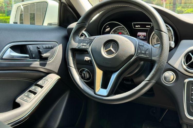 Used Mercedes-Benz GLA 2016 GLA 200 Fashion Model Interior 2