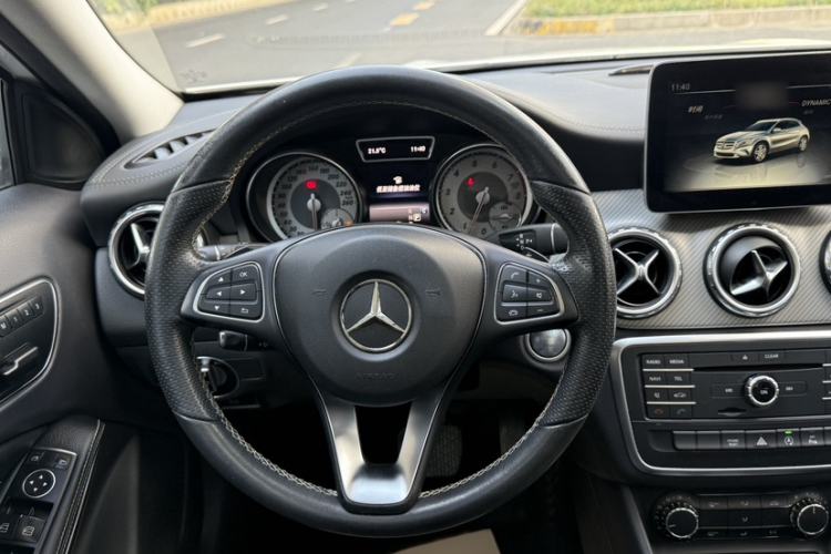 Used Mercedes-Benz GLA 2016 GLA 200 Fashion Model Interior 2
