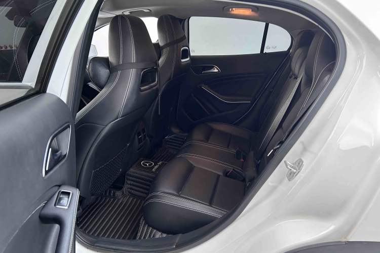 Used Mercedes-Benz GLA 2016 GLA 200 Sport Edition Interior 2