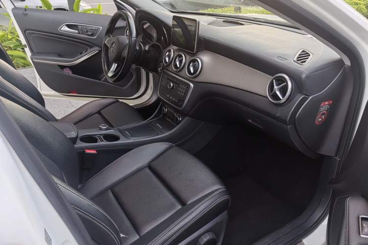 Used Mercedes-Benz GLA 2016 GLA 200 Fashion Model Interior 2