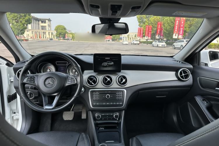 Used Mercedes-Benz GLA 2016 GLA 220 4MATIC Fashion Edition Interior 2