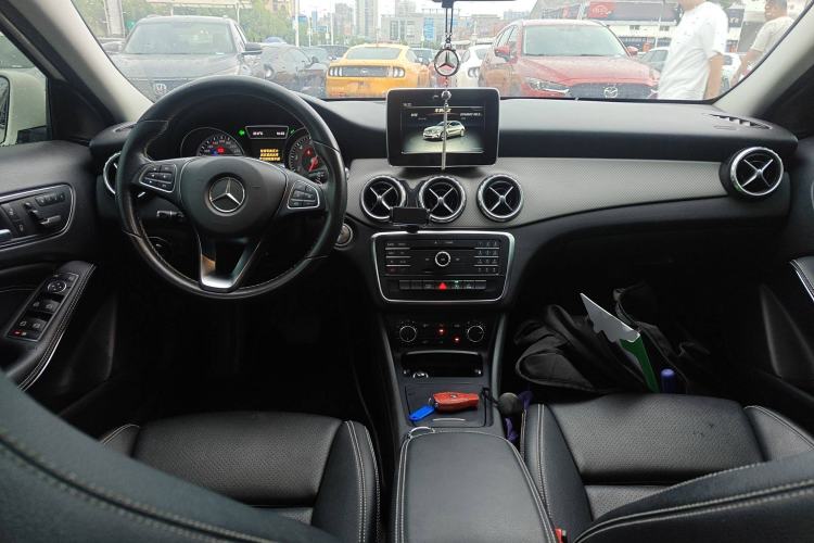 Used Mercedes-Benz GLA 2016 GLA 200 Sport Edition Interior 2