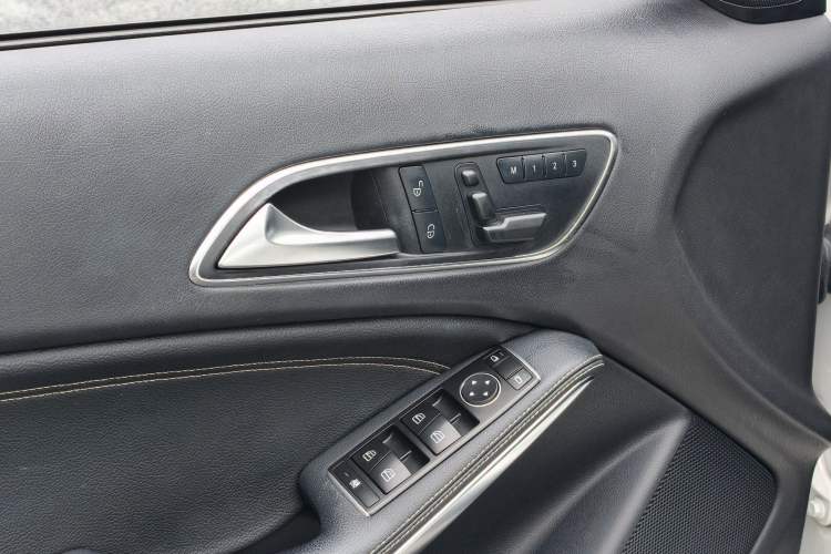 Used Mercedes-Benz GLA 2016 GLA 200 Fashion Model Interior 2