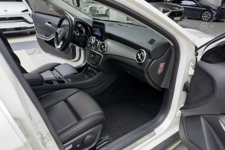 Used Mercedes-Benz GLA 2016 GLA 200 Fashion Model Interior 2