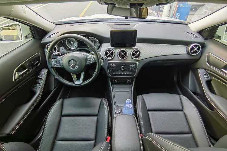 Used Mercedes-Benz GLA 2016 GLA 200 Sport Edition Interior 2