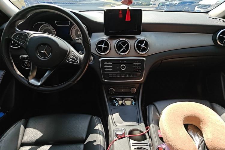 Used Mercedes-Benz GLA 2016 GLA 200 Sport Edition Interior 2