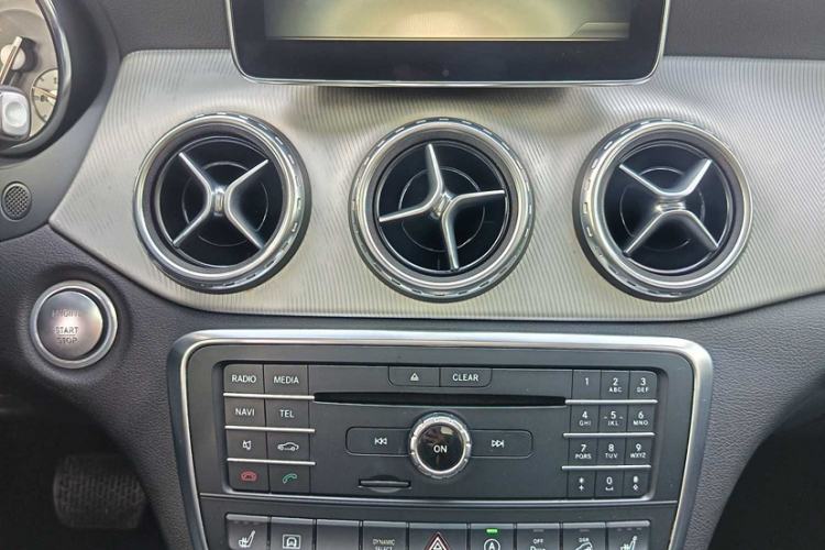 Used Mercedes-Benz GLA 2016 GLA 220 4MATIC Fashion Edition Interior 3