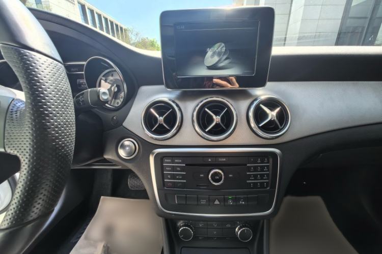 Used Mercedes-Benz GLA 2016 GLA 200 Sport Edition Interior 3